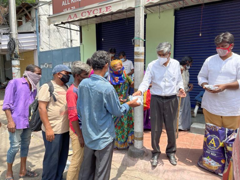 DC Shopian inaugurates the Food Bumpers Distribution function