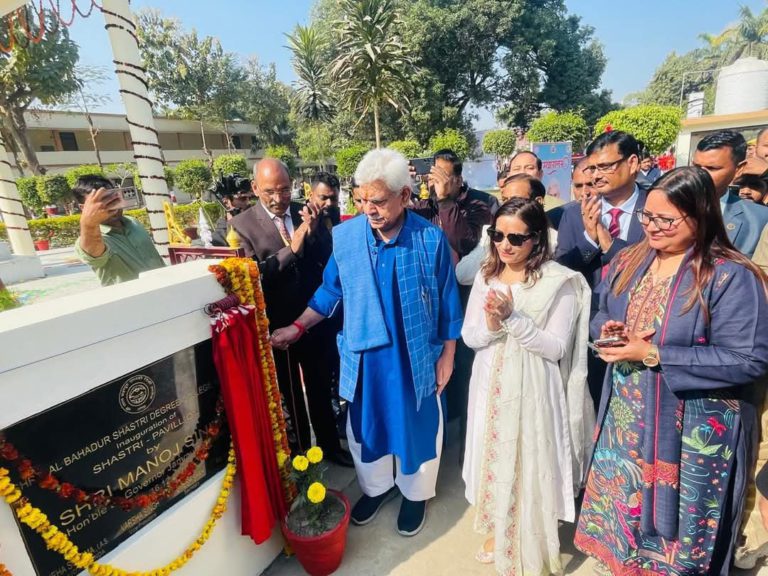 LG Manoj Sinha pleasure interacting with nation’s future at Shri Lal Bahadur Shastri Degree College in Gonda, UP