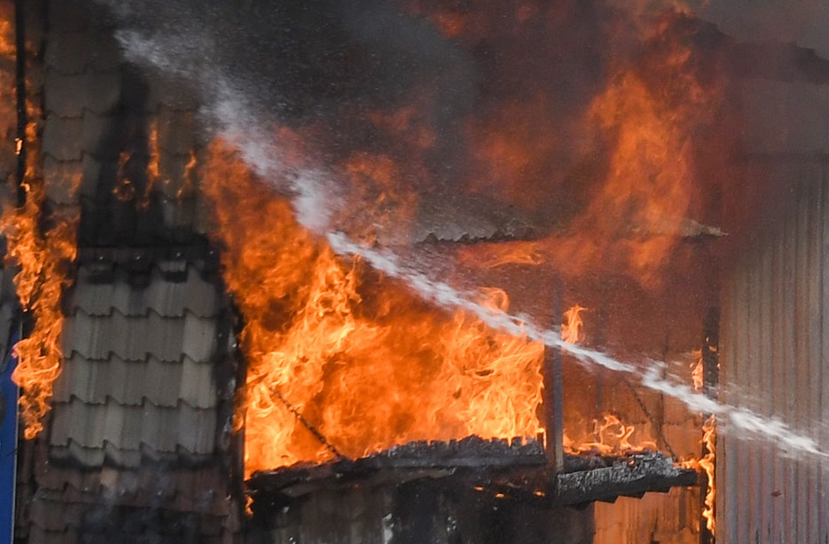 Fire breaks out in Chattabal, Srinagar