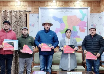 DDC Kupwara releases statistical publications - Gulistan News TV