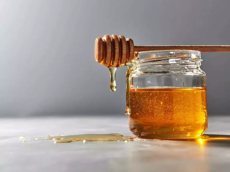 "Baramulla's Honey Industry Sets New Record with 812 Quintals This Year"