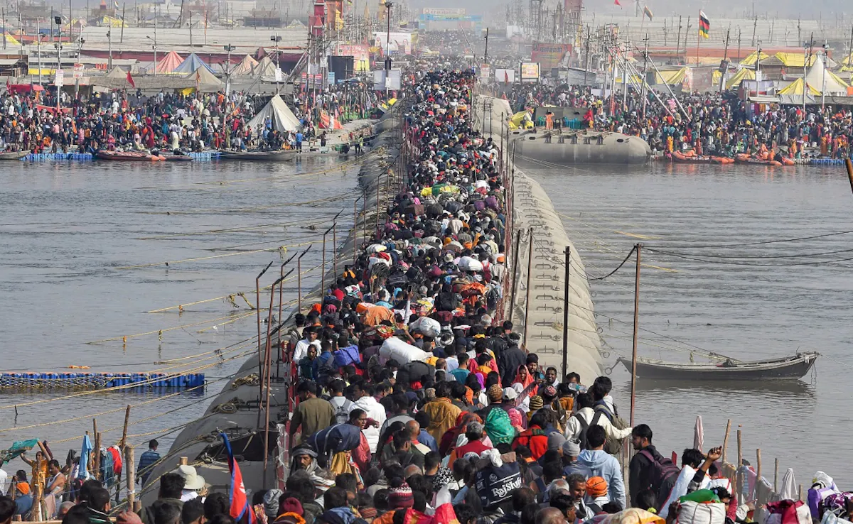 30 Injured in Stampede-Like Incident at Maha Kumbh; Akharas Skip Holy Dip