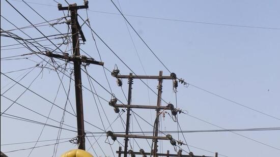 Power defaulters owe crores, burdening PDD.