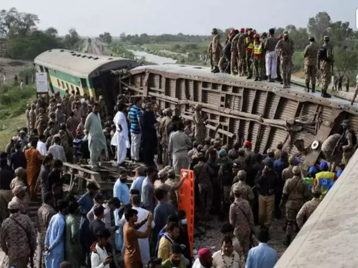 13 terrorists killed 80 passengers rescued in Pakistan train attack